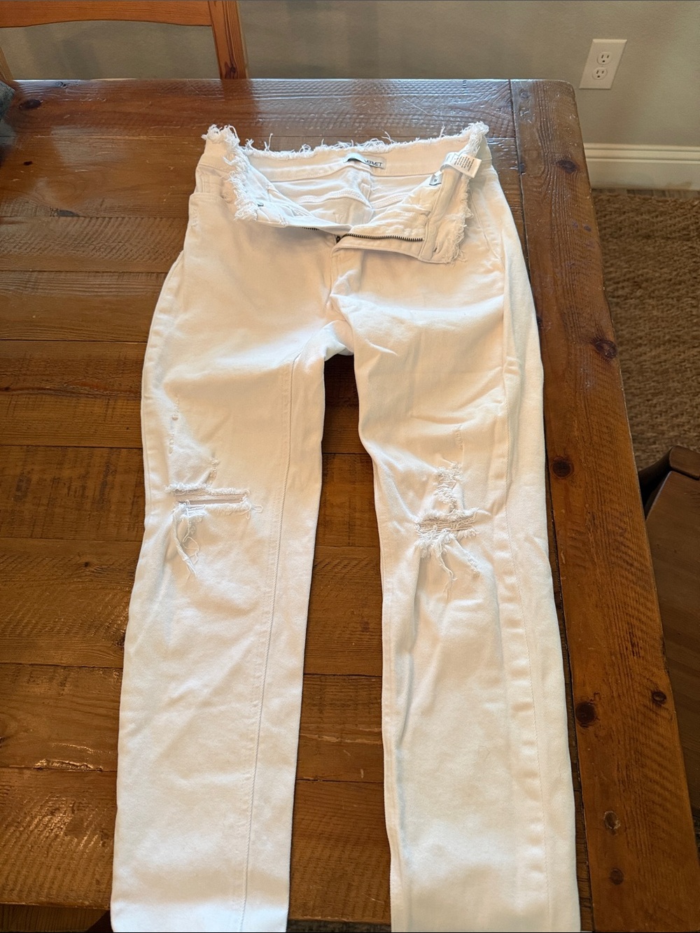 Women’s Skinny Distressed White Jeans — Slim Fit by Vervet